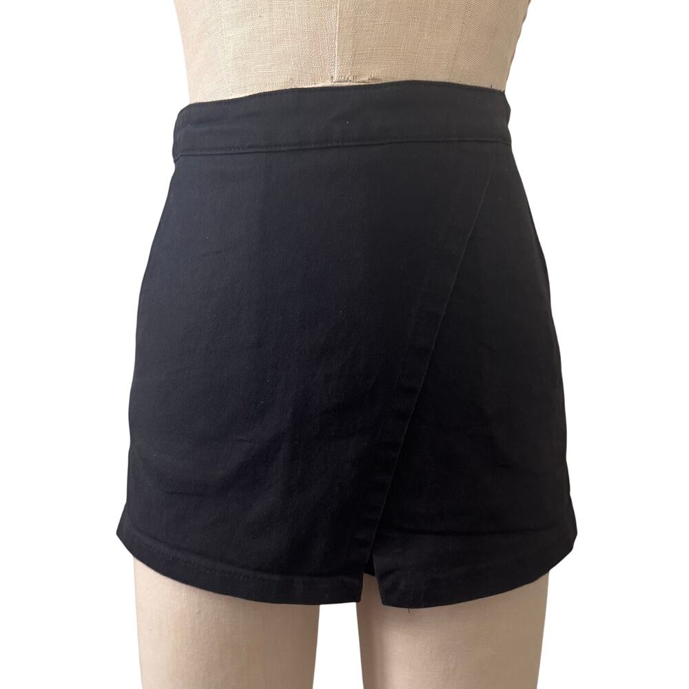 Color Swatch Black Skort Size S